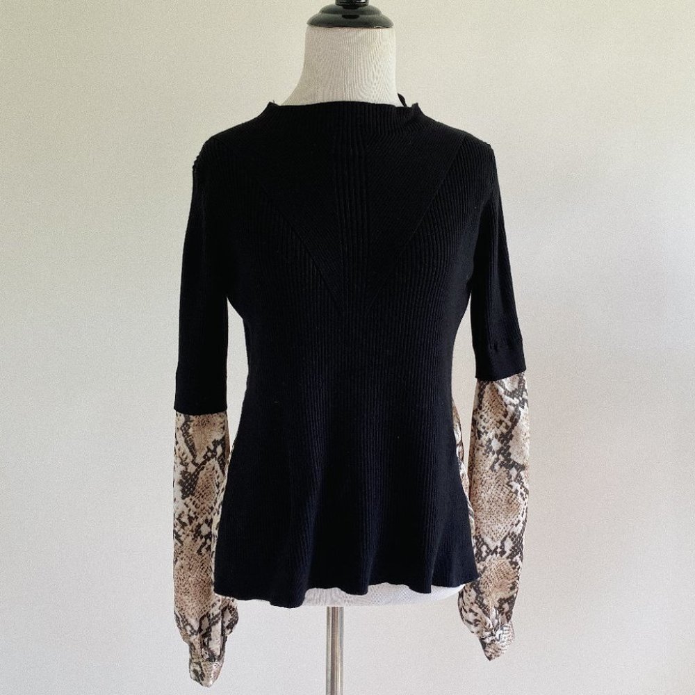 Two tone ribbed knit sweater with Snake print dress shirt paneling